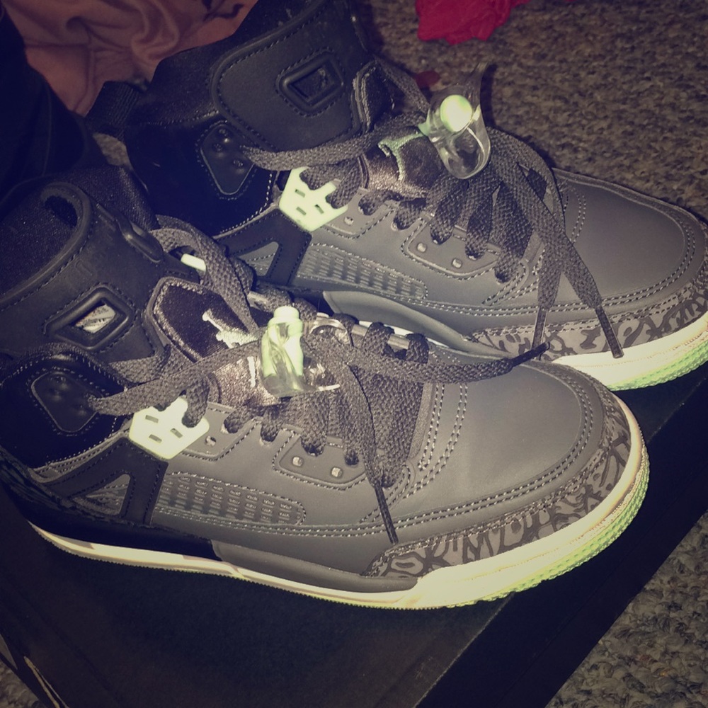 Like new Jordan Spizike 4.5Y